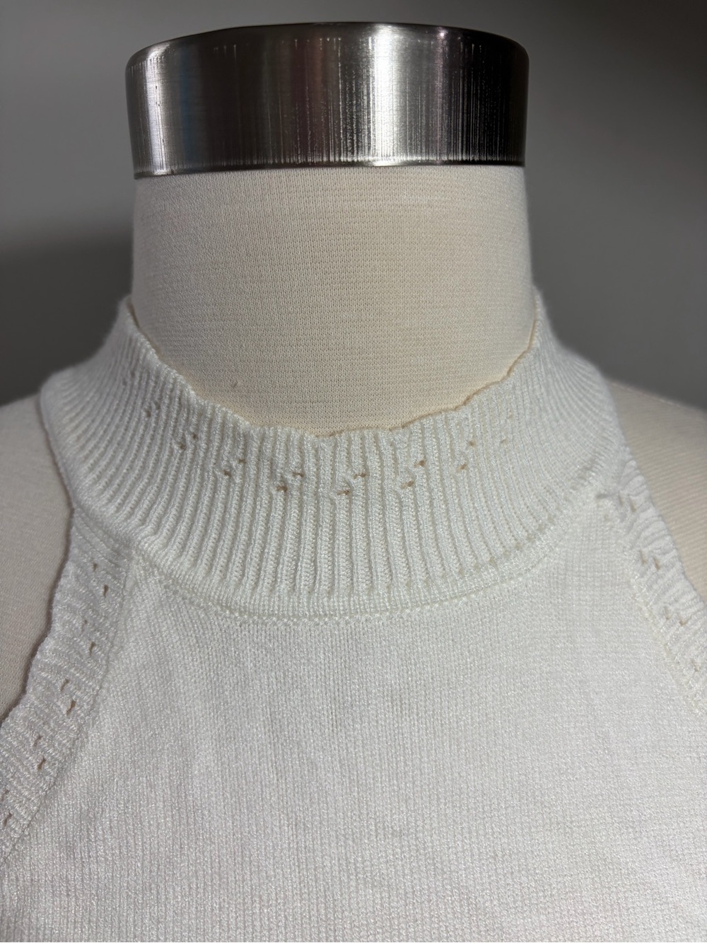 Scalloped Knit Halter Tank Top - White size M - Picture 3 of 10